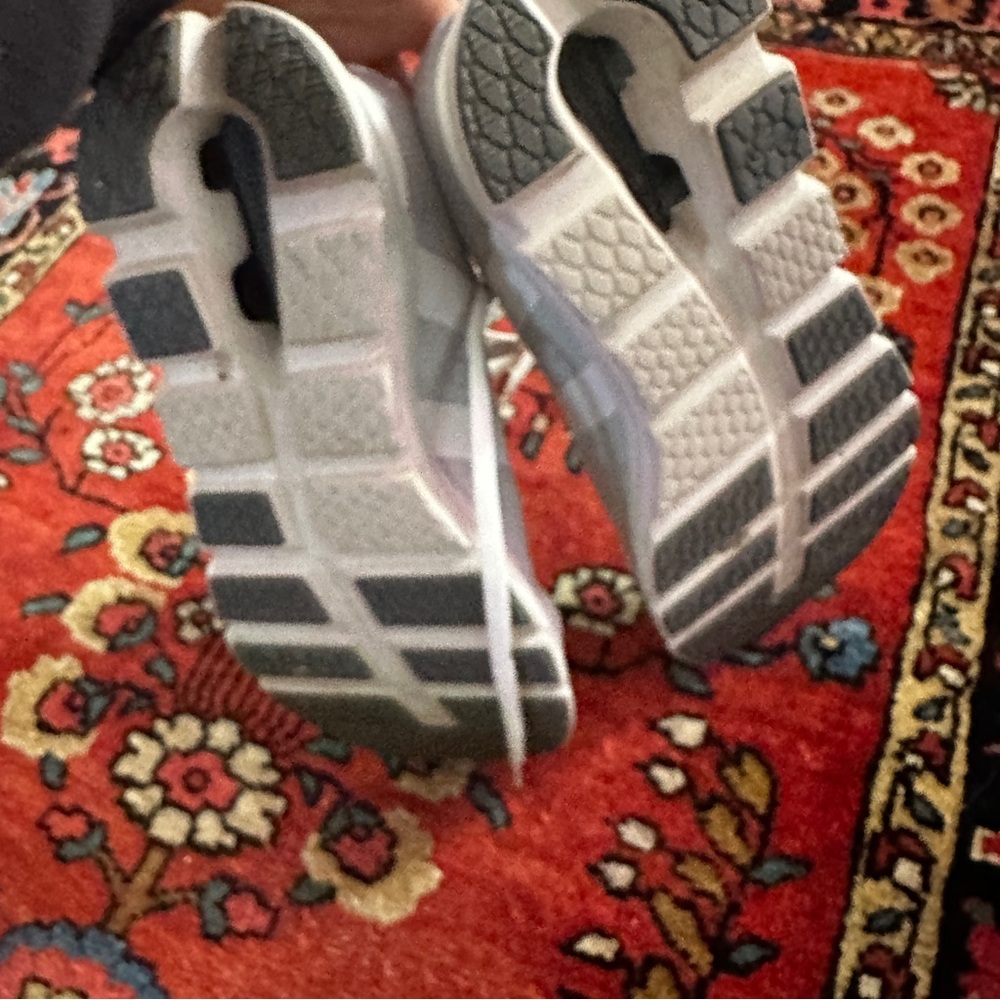 On Running Cloud Runner Sneakers - image 5